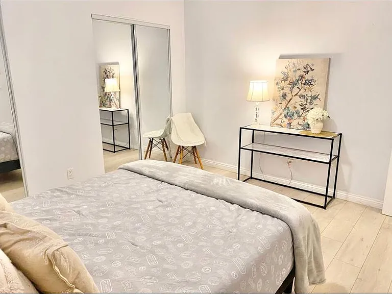 1228 S Saltair Ave #4 — Photo 11