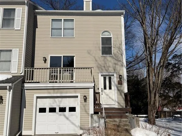 511 Clarks Row #511, Bristol, RI 02809