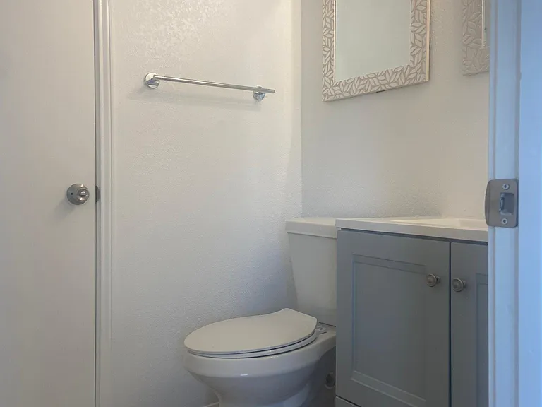 2516 Grassy Point Dr #202 — Photo 10