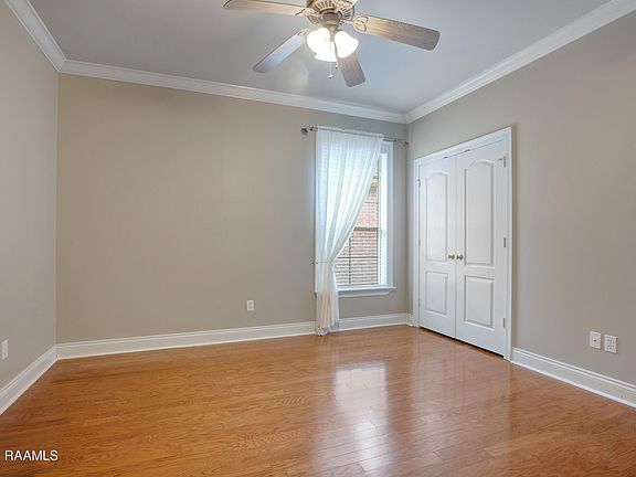 5th image of 218 Greenhaven Dr