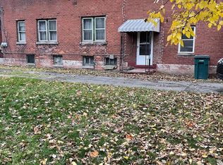 1403 Champaign Rd, Lincoln Park, MI 48146