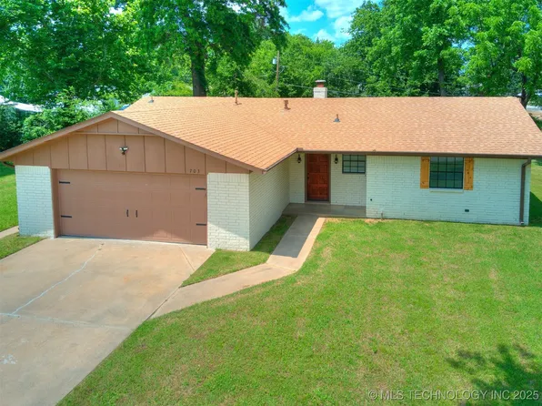 703 NE 8th St, Wagoner, OK 74467