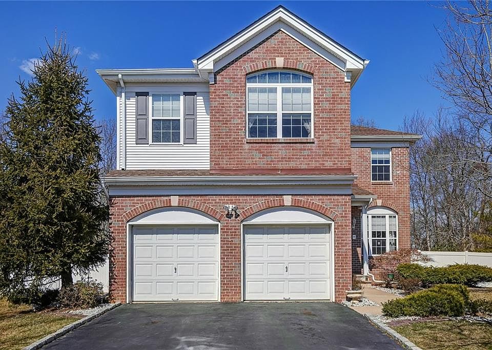 1st image of 75 Berkshire Way