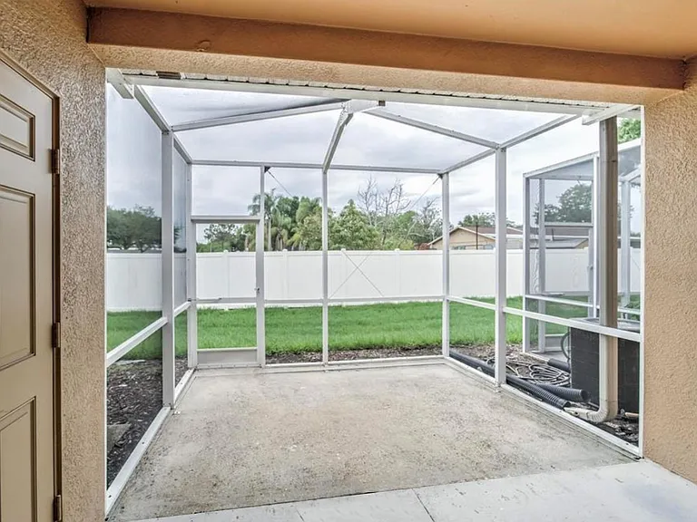 10704 Chesham Hill Ct — Photo 18