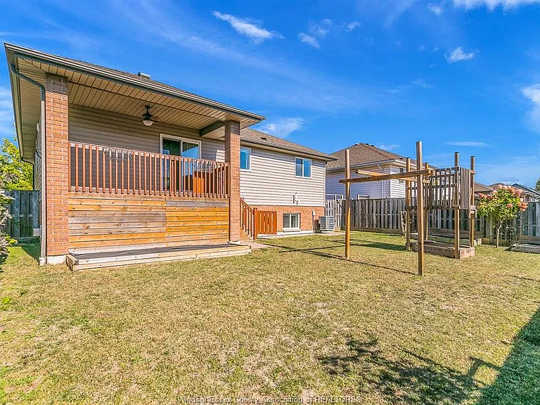 420 Runstedler Dr — Photo 34