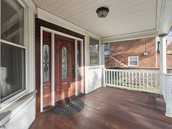 5th image of 941 Edgewater Ave