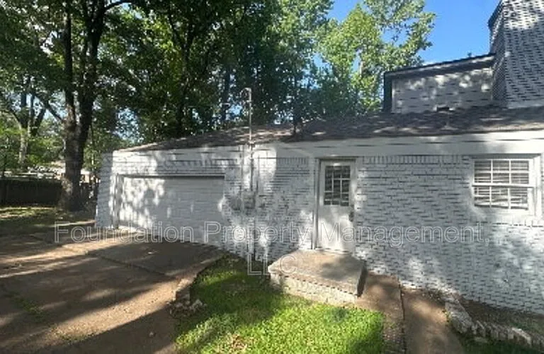 6236 Haddington Dr — Photo 22