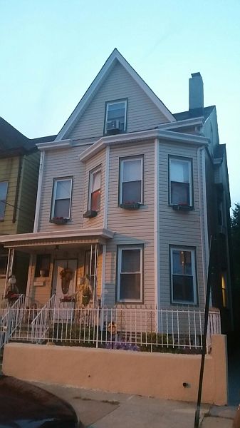 2nd image of 20 E 20th St