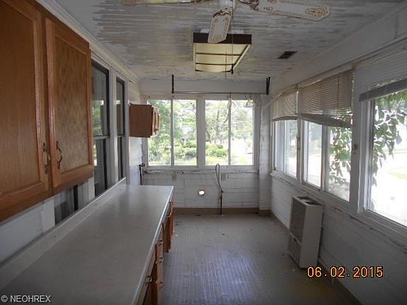 4th image of 884 Sheridan Ave