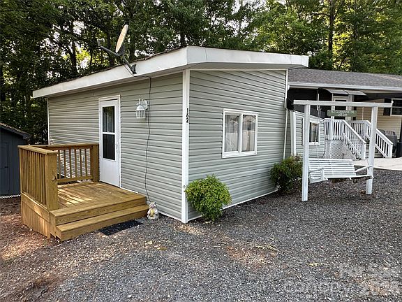 2nd image of 162 Clubhouse Dr