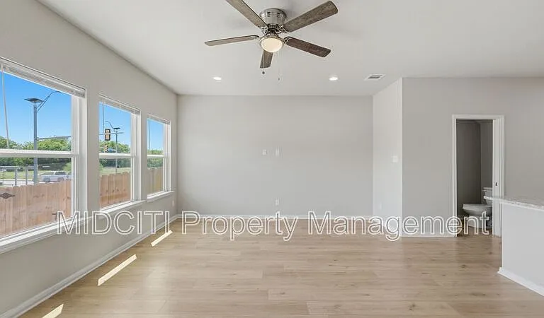 7210 John Palmer Dr #101 — Photo 13