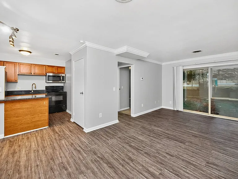 3336 Jefferson Ave #14 — Photo 2