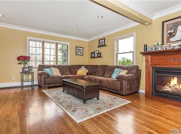 4th image of 277 Roselle St