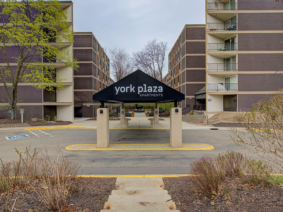 York Plaza - Apartments in Edina, MN