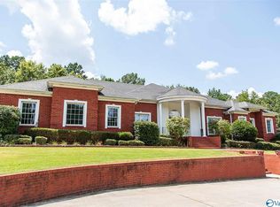 1504 State St NW, Hartselle, AL 35640