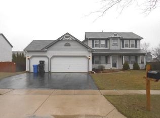 276 Paine St, South Elgin, IL 60177