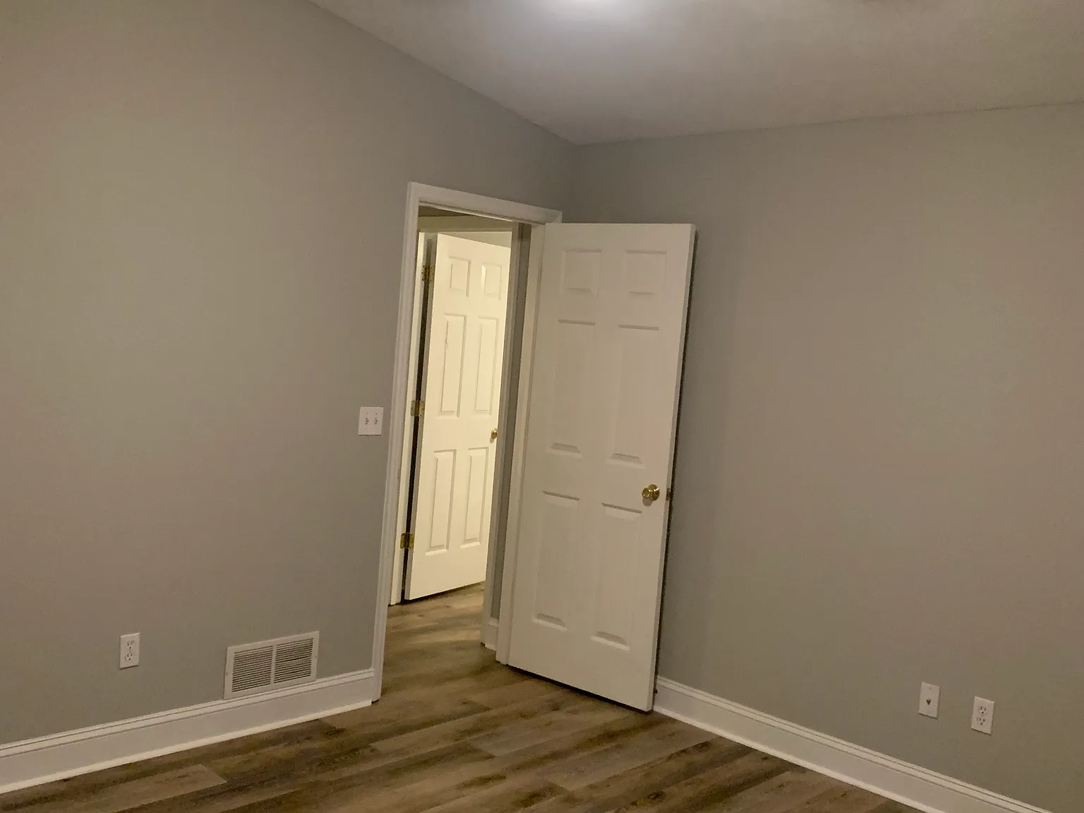 3 bed, 2.5 bath, 1689 sqft, $1,695 — Photo 3