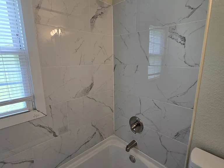 1025 Bradley Ln — Photo 12