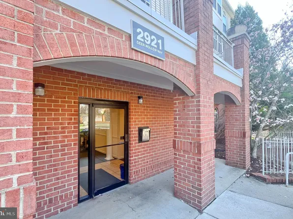 2921 Deer Hollow Way Unit 413, Fairfax, VA 22031