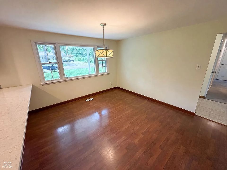 1st image of 1379 Hadley Dr #3