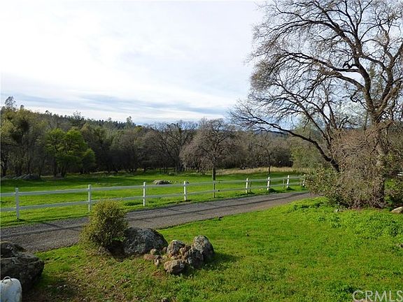 Front pasture area, driveway, views. Pasture not fenced on back side.