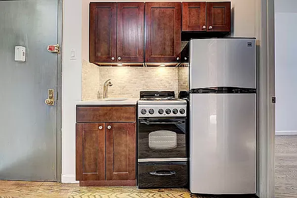 Rented by REAL New York | media 18