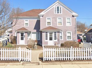 366 Prairie St APT 4, Elgin, IL 60120