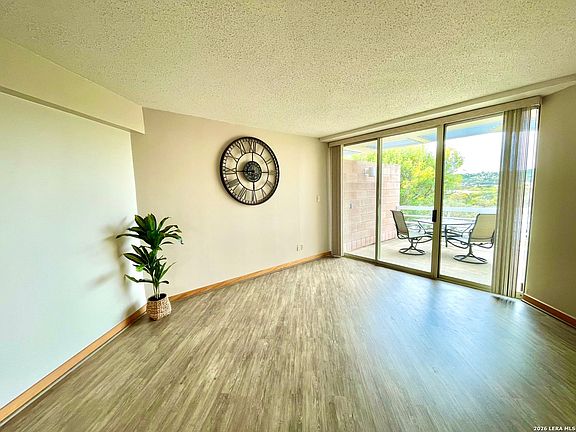 4th image of 1012 Guadalupe St #3B
