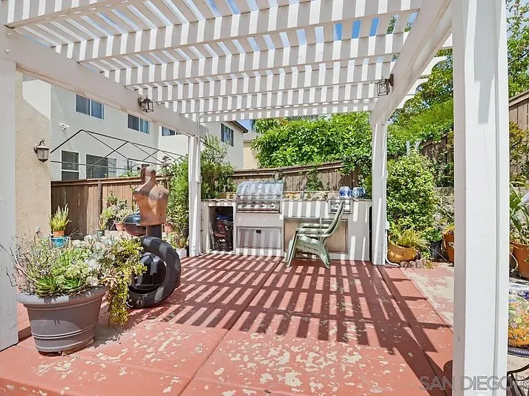 1762 Bramblewood Ct — Photo 43
