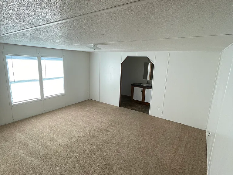 575 N Bellwood Rd — Photo 6