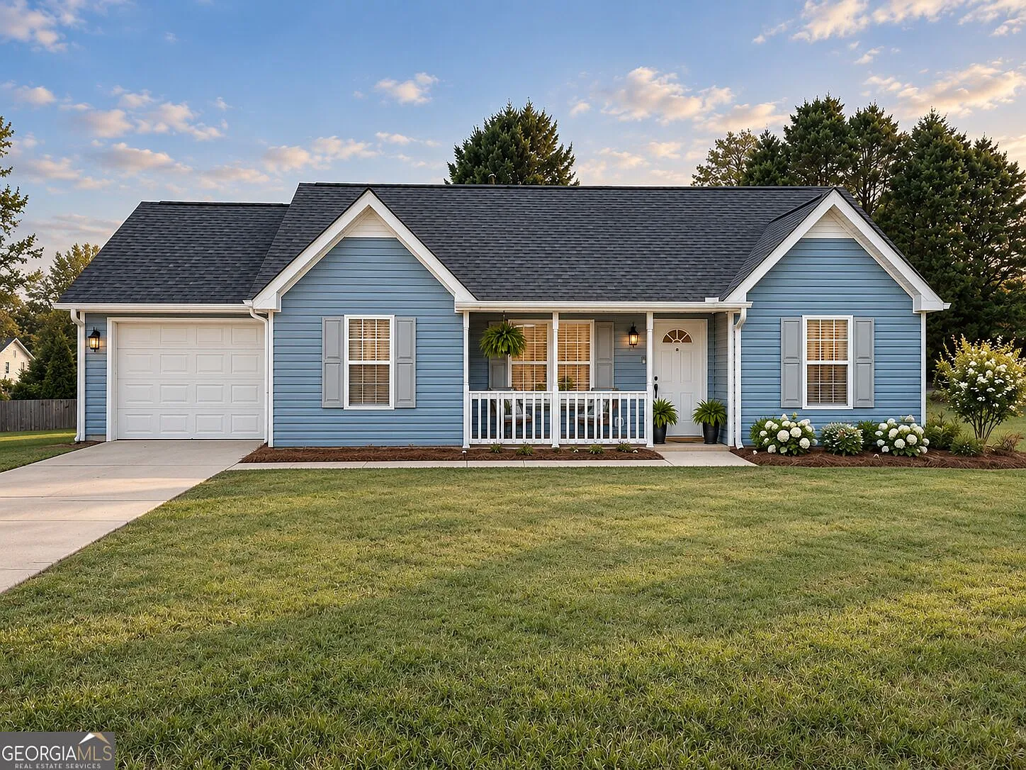 3 bed, 2.0 bath, 1100 sqft, $1,950 — Photo 1