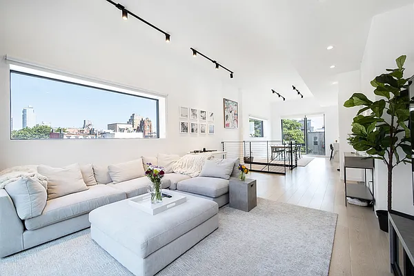 Sold by Brick&Mortar | media 1