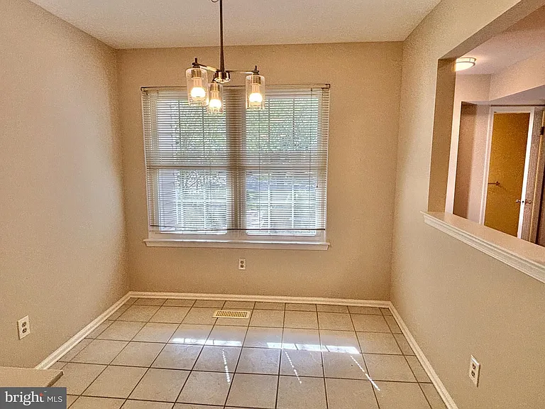 335 Danbury Ct #335 — Photo 7