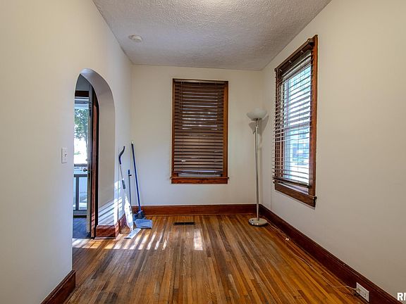 5th image of 905 W Taylor St
