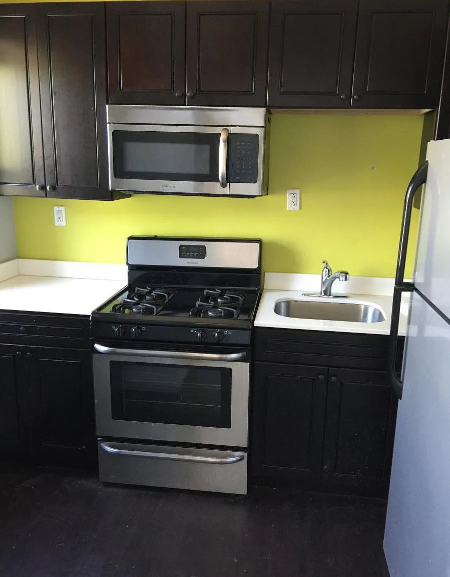 1 bed, $900 — Photo 1