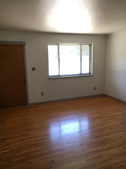 3495 Darley Ave — Photo 5