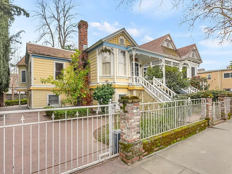 2628 G St #UPPER — Photo 17