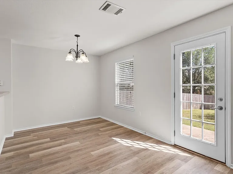5825 Silver Screen Dr — Photo 10
