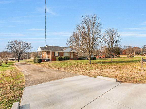2nd image of 202 Shepherd Hills Dr