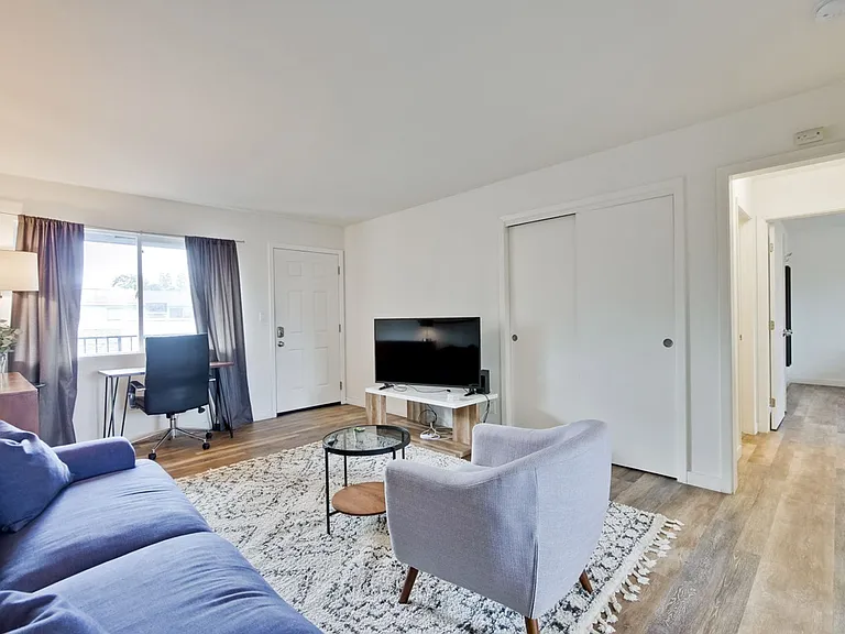 193 Redwood Avenue — Photo 5