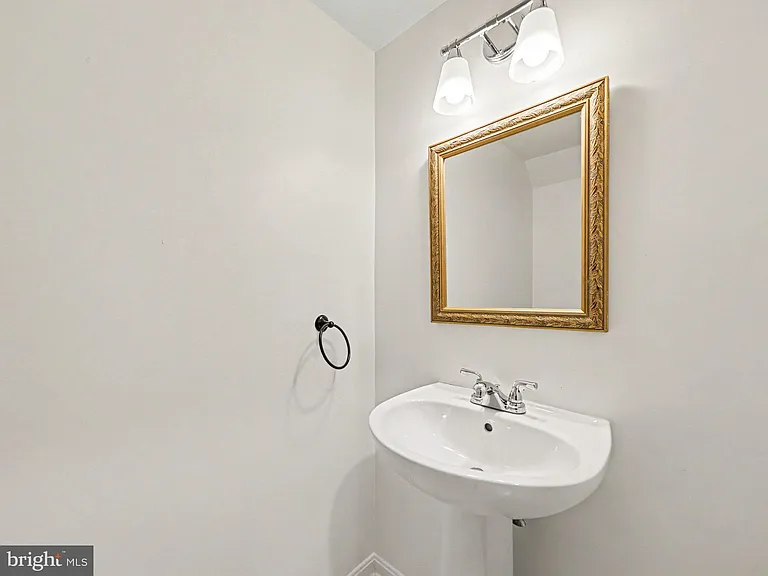 11527 Bertram St — Photo 26