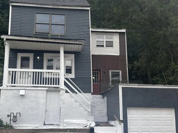 321 Peacock St, Pottsville, PA 17901