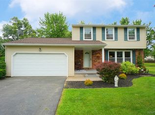 6386 Jennifer Dr, Lockport, NY