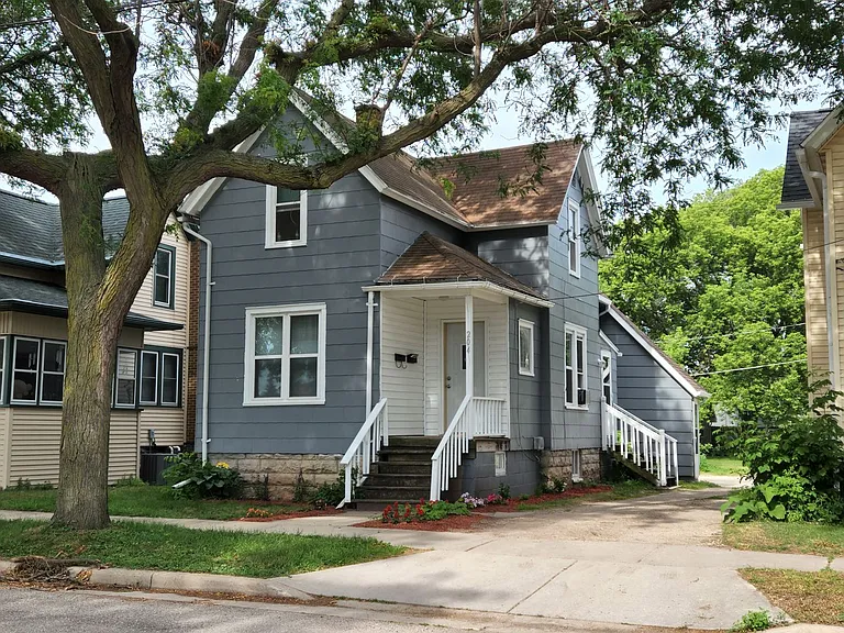204 N Military Rd — Photo 9