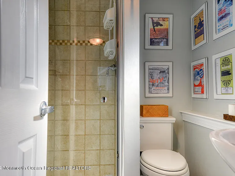 105 Saint Louis Ave — Photo 11