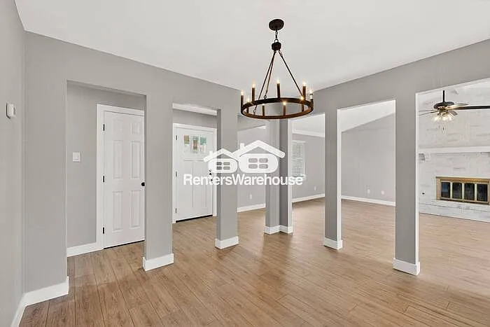 1002 Westminster Ln — Photo 4