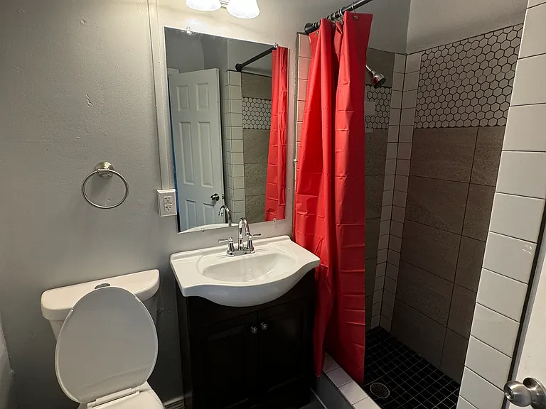 801 N Date St #5 — Photo 8