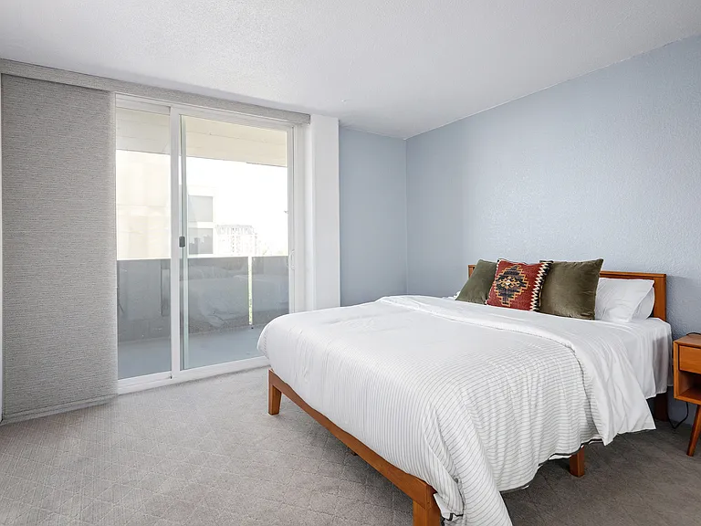 909 N Logan St #8F — Photo 29