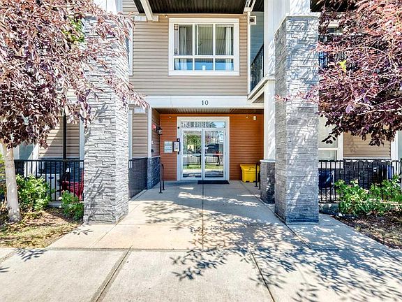 3rd image of 10 E Walgrove Walk SE #120