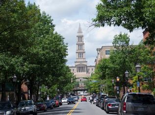 136 Roberts Ln APT 101, Alexandria, VA 22314